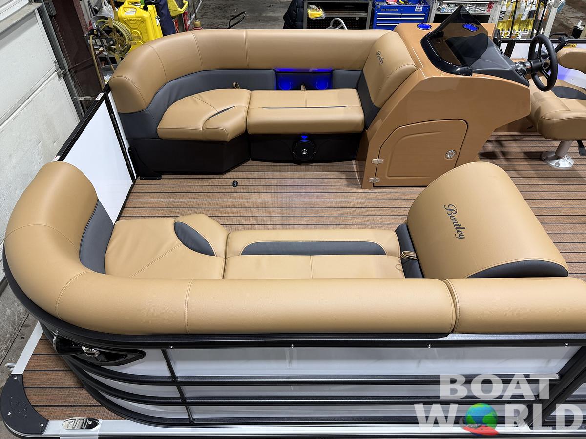 2026 Bentley Pontoons Legacy 220 Swingback