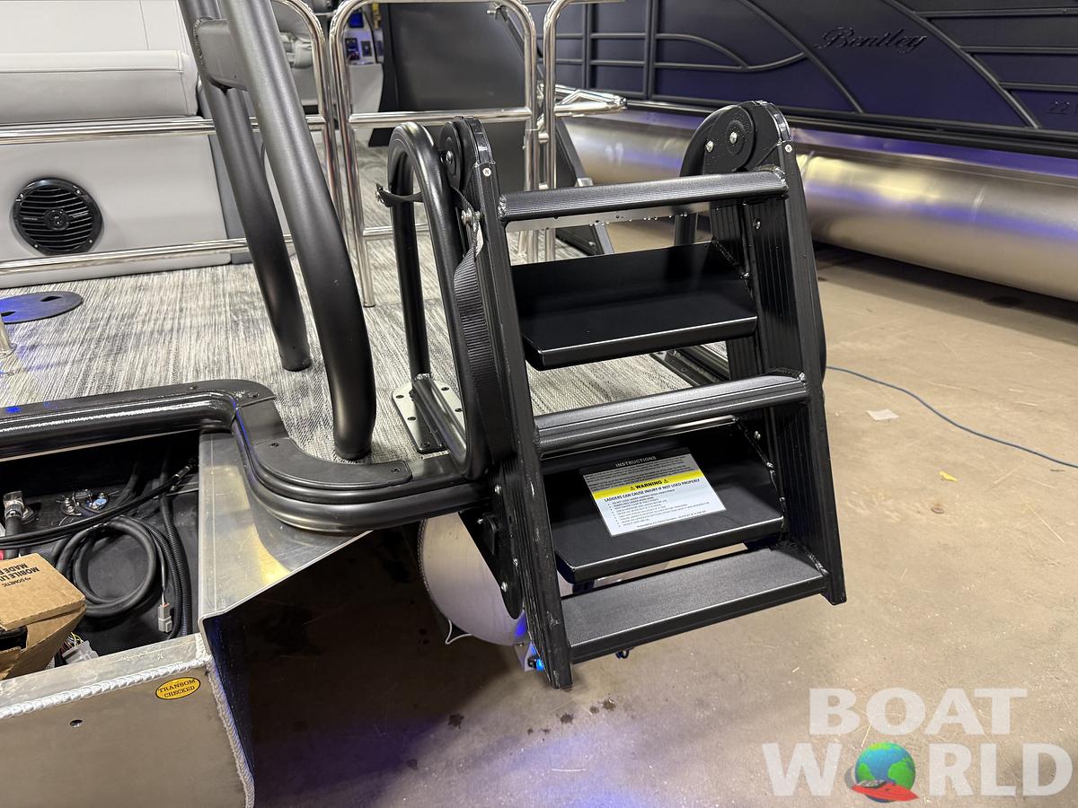 2026 Bentley Pontoons Elite 223 Swingback Tritoon