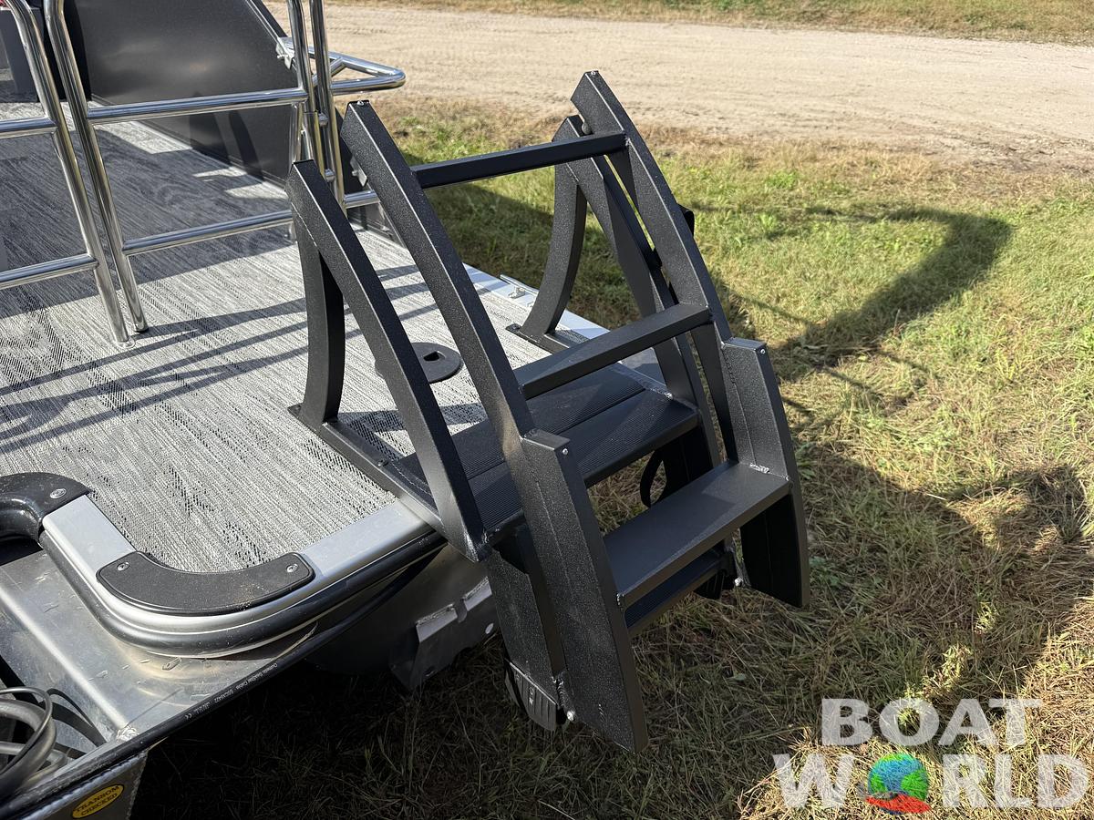 2026 Bentley Pontoons Legacy 220 Swingback 