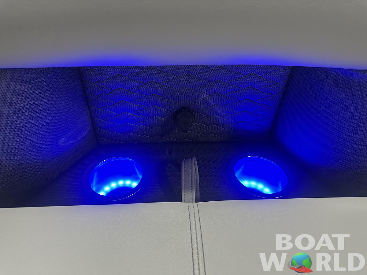 2025 Bentley Pontoons Elite 223 Admiral Quad Lounge Tritoon & Honda 4-Stroke EFI