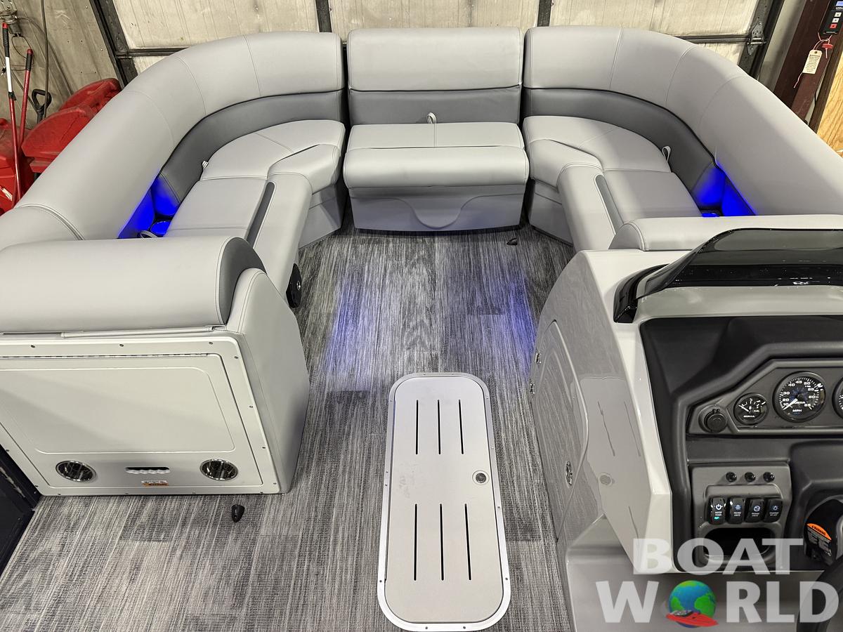 2026 Bentley Pontoons Legacy 223 Navigator Quad Lounge Tritoon 