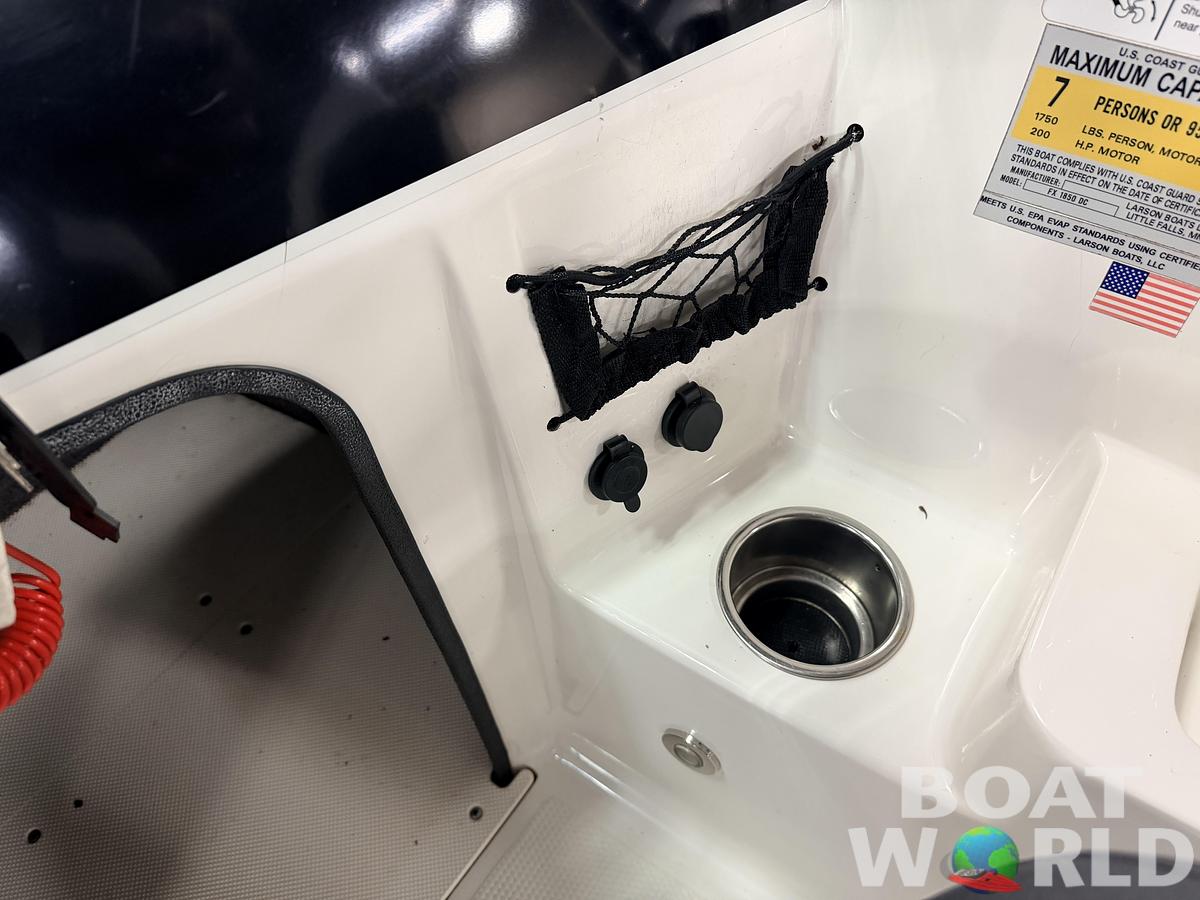 Used 2016 Larson FX 1850 DC Fiberglass Fishing Boat