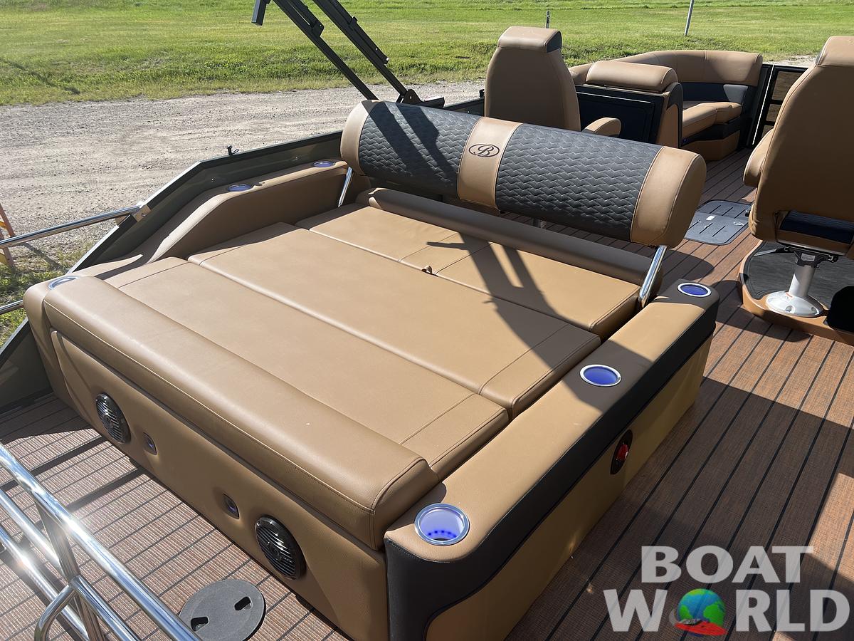 2026 Bentley Pontoons Elite 223 Swingback Tritoon