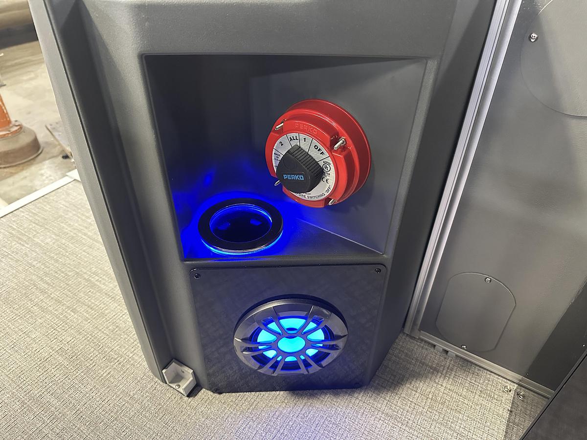 2025 Tahoe Pontoons GEOfish CRF 2585 Tritoon & 225HP Outboard