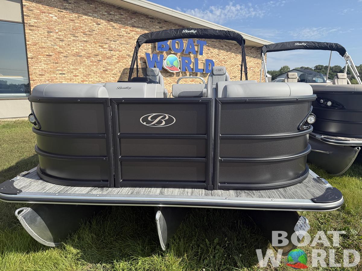 2026 Bentley Pontoons Legacy 223 Swingback Tritoon & Honda 4-Stroke EFI