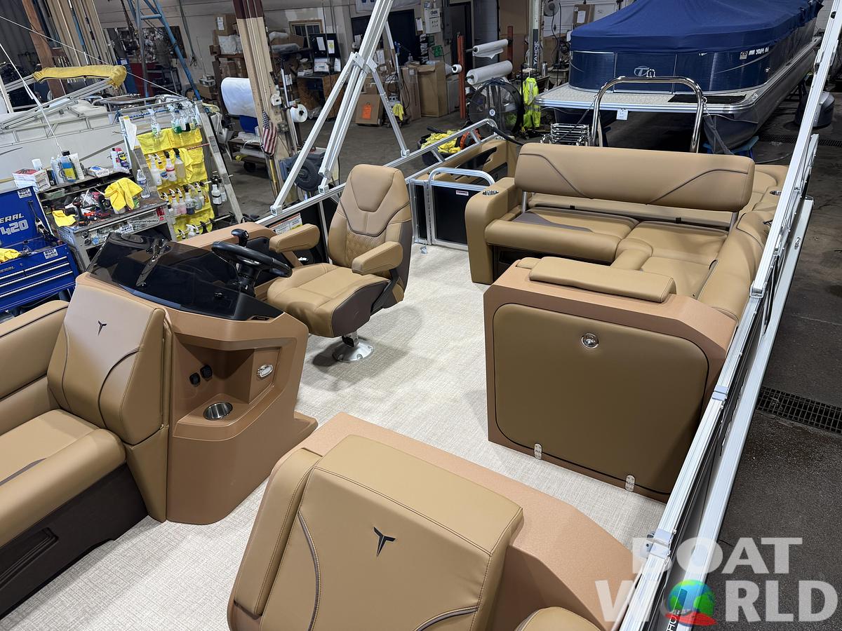 2027 Tahoe Sport VRB Premium 2385 Swingback & 4-Stroke $37995