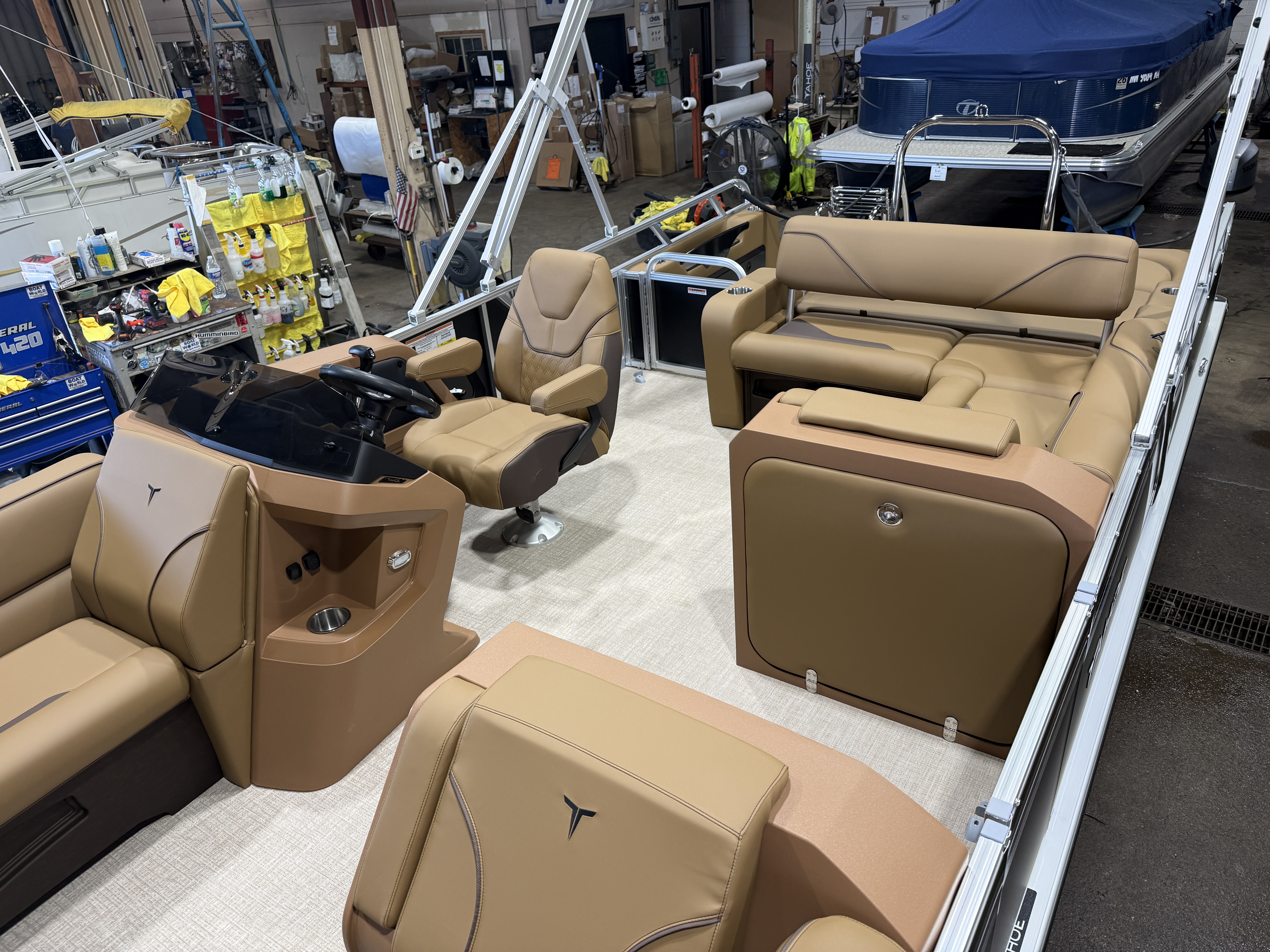 2027 Tahoe Sport VRB Premium 2385 Swingback & 4-Stroke $37995