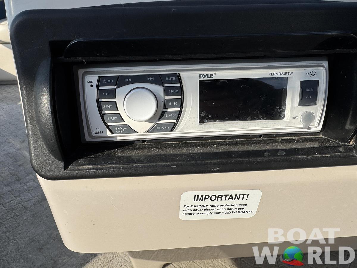 Used 2009 Weeres Family Fish Deluxe 220 Pontoon