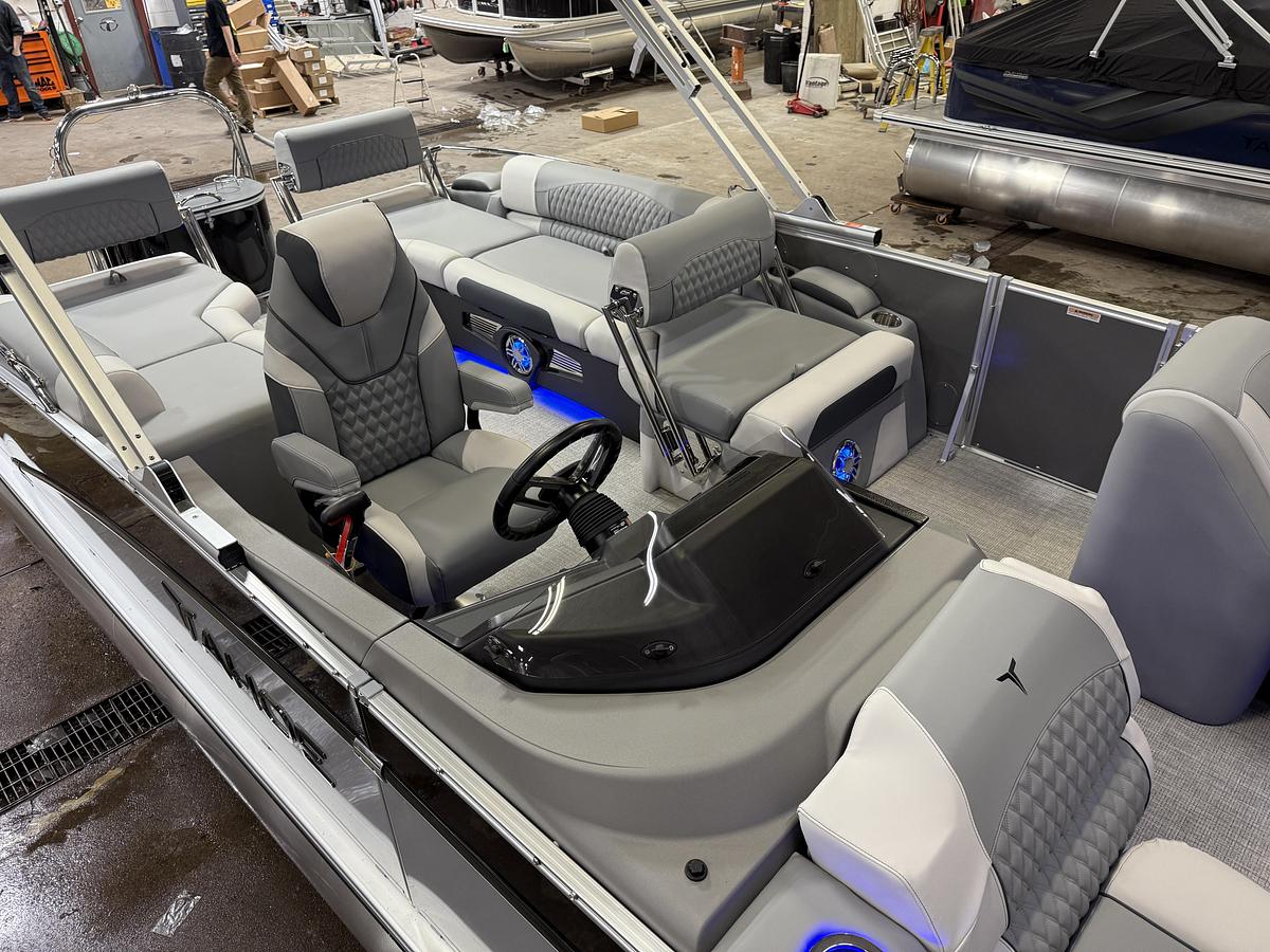 2025 Tahoe Pontoons Cascade 2385 Quad Lounge Shift Tritoon & 225HP 4-Stroke
