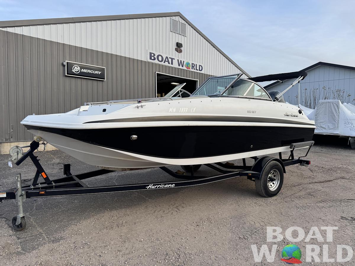 Used 2019 Hurricane SunDeck 187 with 150HP Yamaha Fourstroke EFI Outboard