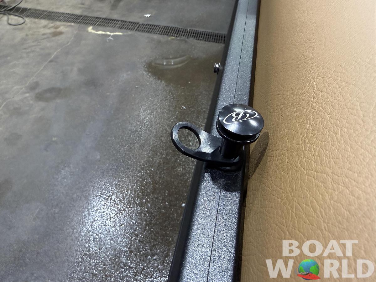 2026 Bentley Pontoons Elite 223 Swingback Tritoon