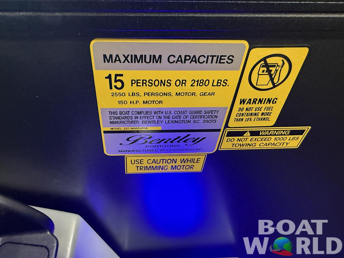 2026 Bentley Pontoons Legacy 220 Navigator DL Quad Lounge
