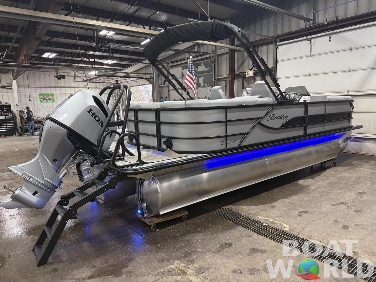 Used 2026 Bentley Pontoons Legacy 223 DL Quad Lounge Tritoon & 250HP