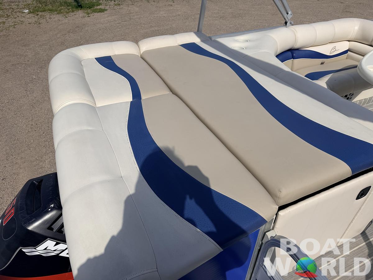 Used 2000 Bennington 2275 LX & 50HP Mercury 4Stroke -$12,995