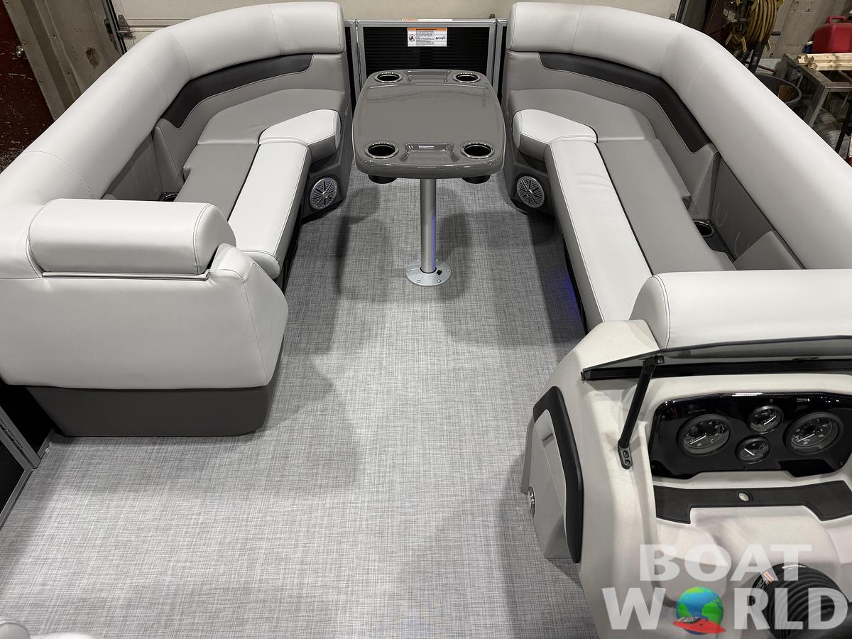 2026 Princecraft Vectra 23 RL Long Lounge Swingback Tritoon 