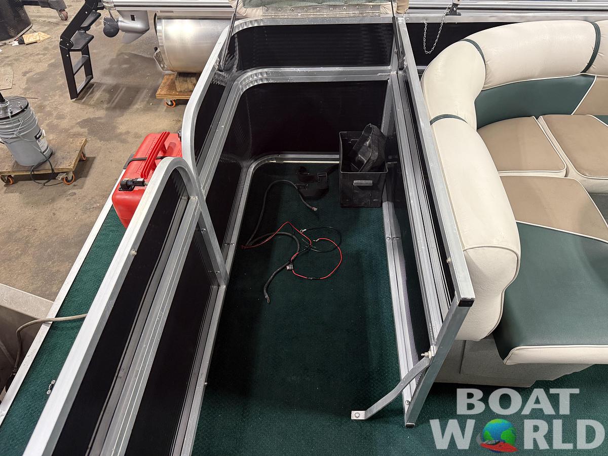 Used 2005 Leisure Island 2021 & 40HP