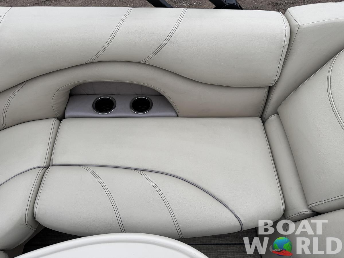 Used 2018 Sylvan Mirage 820 Cruise