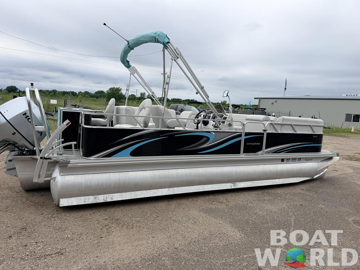 Used 2019 Qwest 822 LS Tritoon & 150HP Honda 4Stroke -$29,995