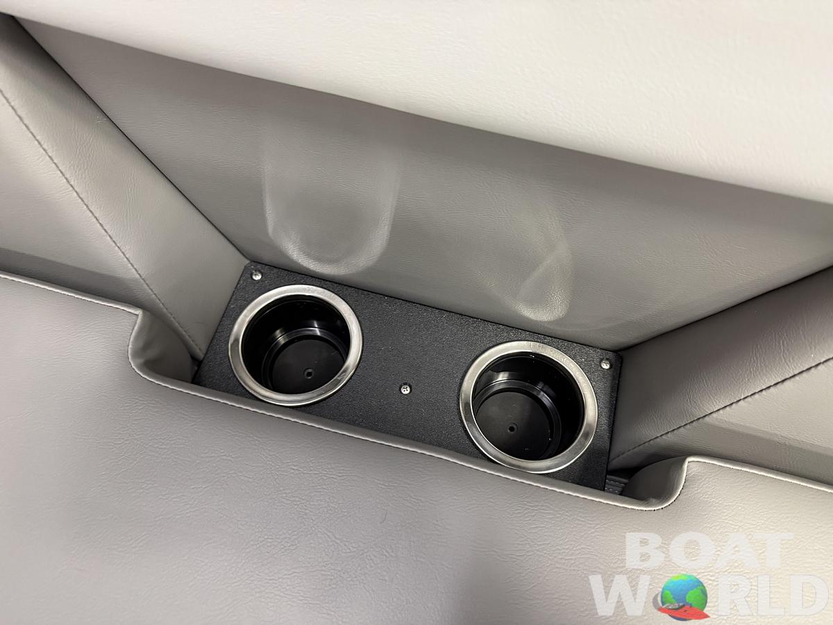 2026 Princecraft Vectra 23 RL Dinette Swingback Pontoon