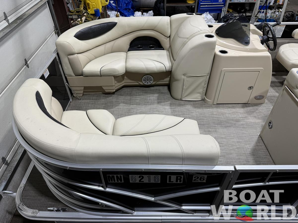 Used 2017 Sylvan 820 Fish & Cruise Pontoon