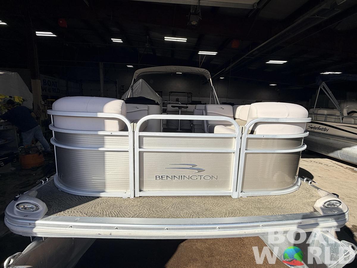 Used 2014 Bennington 21 SLX & 90HP Yamaha 4Stroke -$19,995