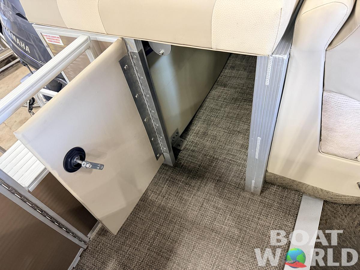 Used 2014 Bennington 2375RL & 70HP Yamaha 4Stroke - $21,995