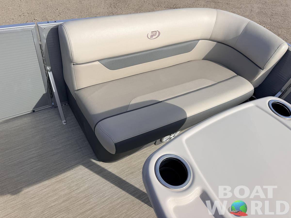 Used 2020 Princecraft Vectra 21 Rear Lounge Dinette Pontoon & 60HP Mercury 4Stroke -$24,995