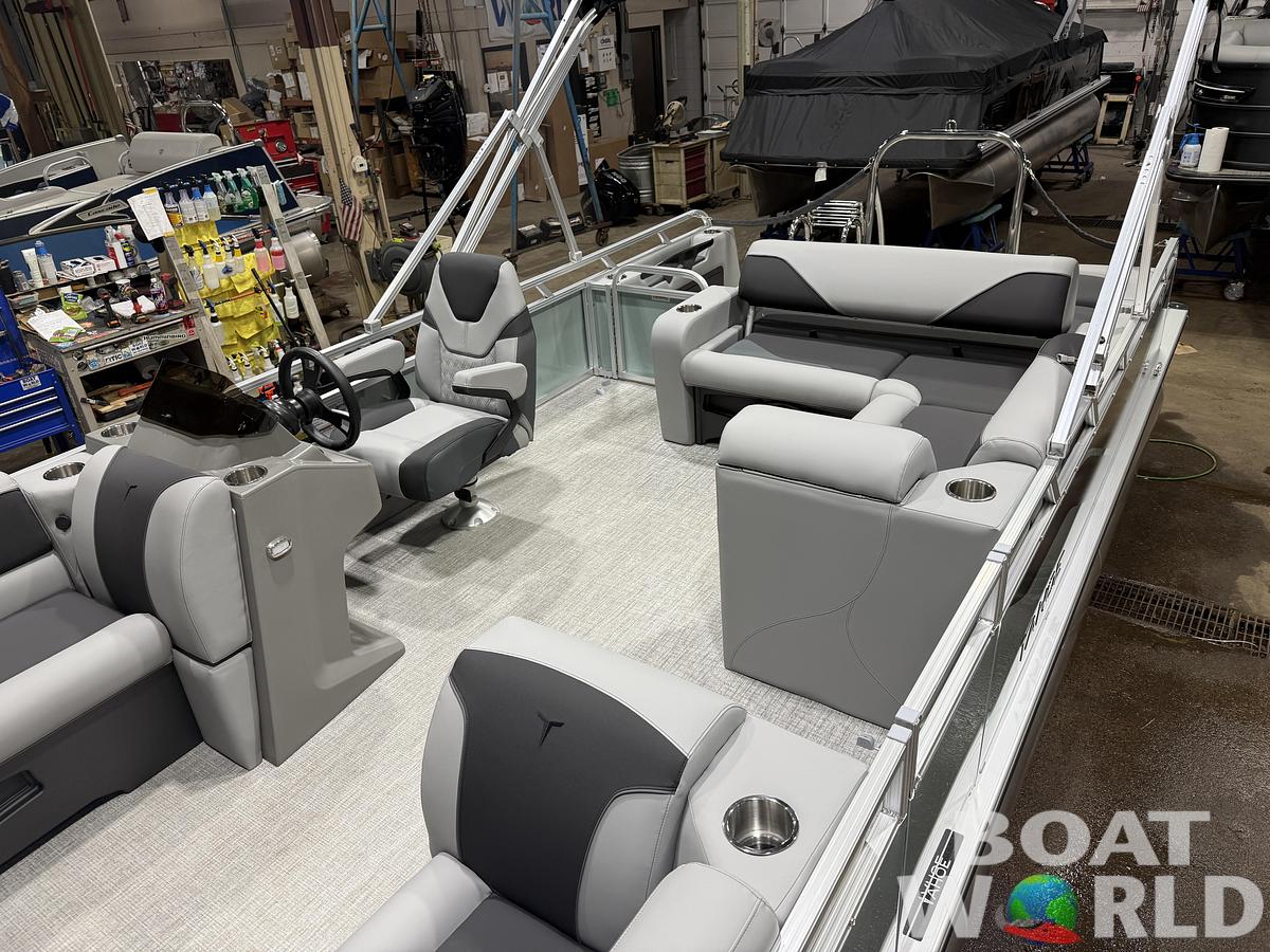 2026 Tahoe Sport VRB 2385 Swingback & 4-Stroke $34995