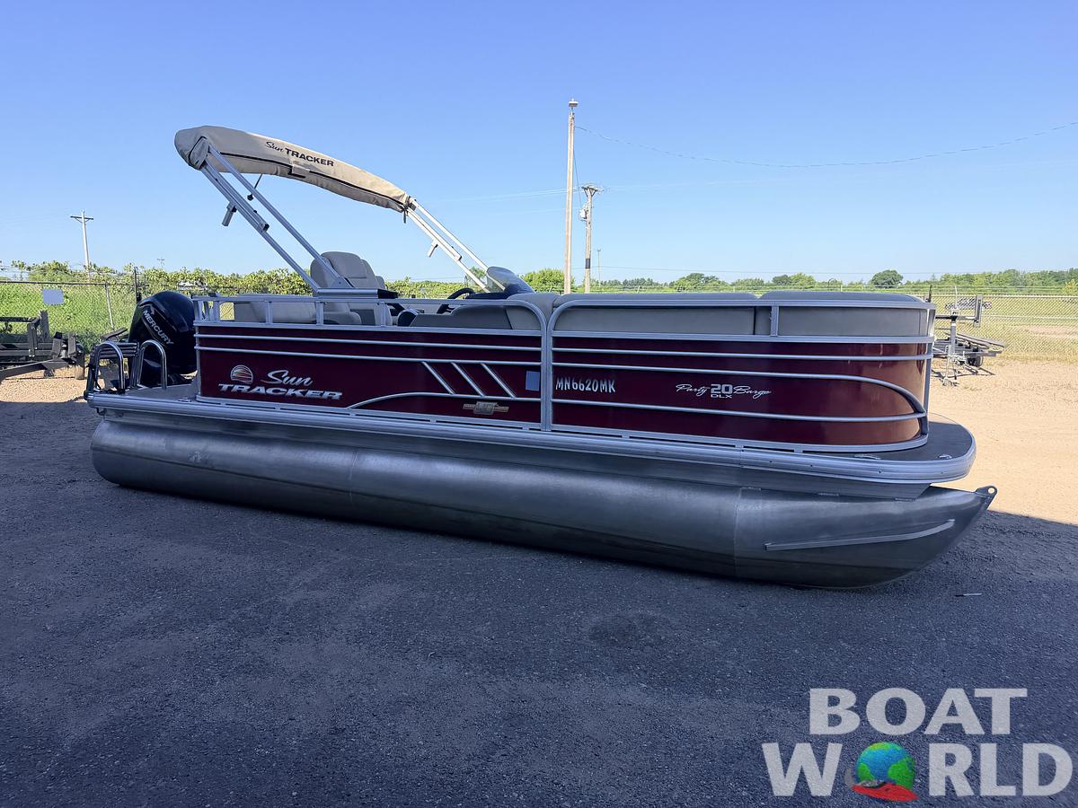 Used 2023 Sun Tracker Party Barge 20 DLX & 90HP Mercury 4Stroke -$27,995