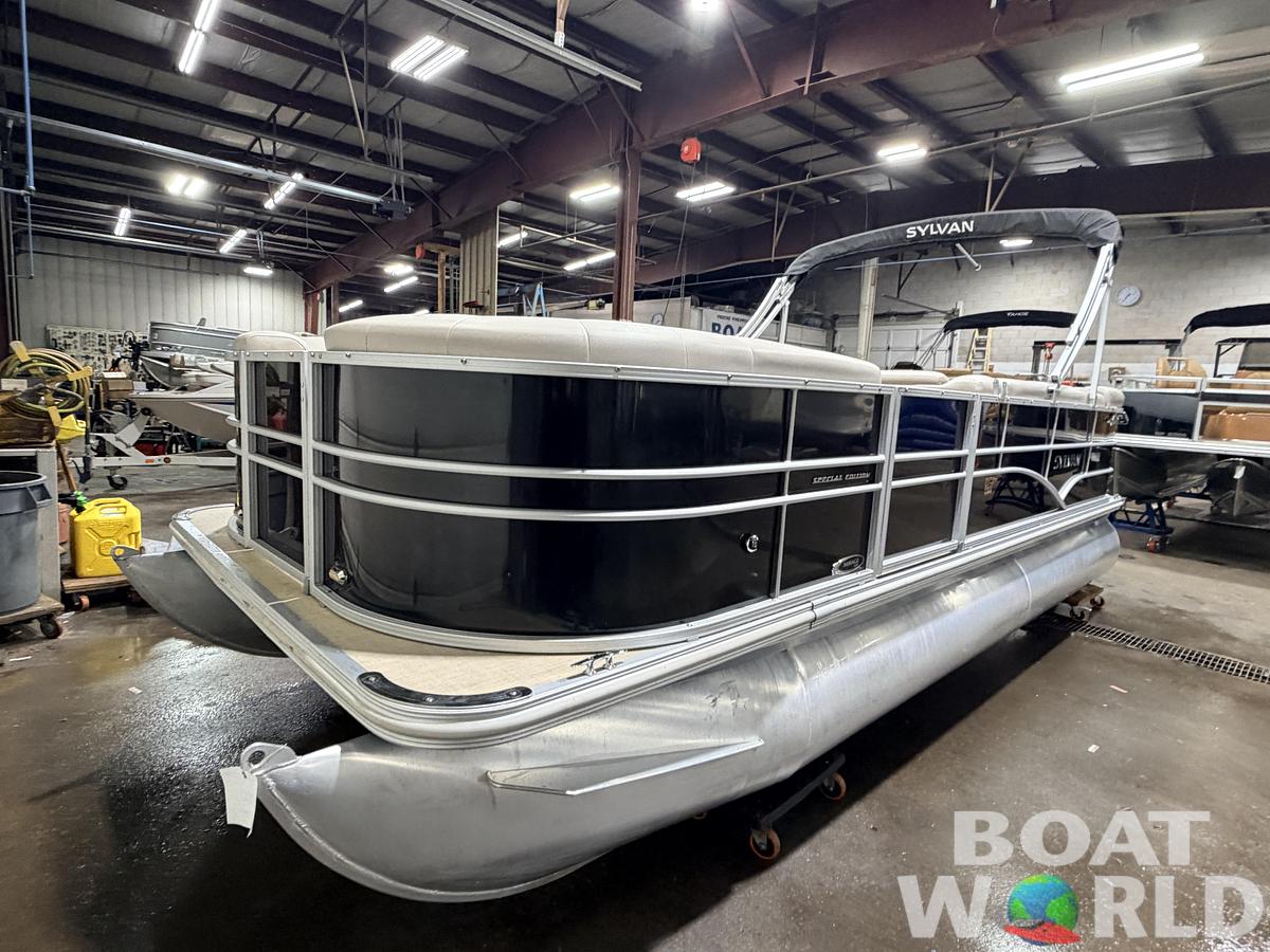 Used 2015 Sylvan Mirage 820 Cruise Special Edition Pontoon