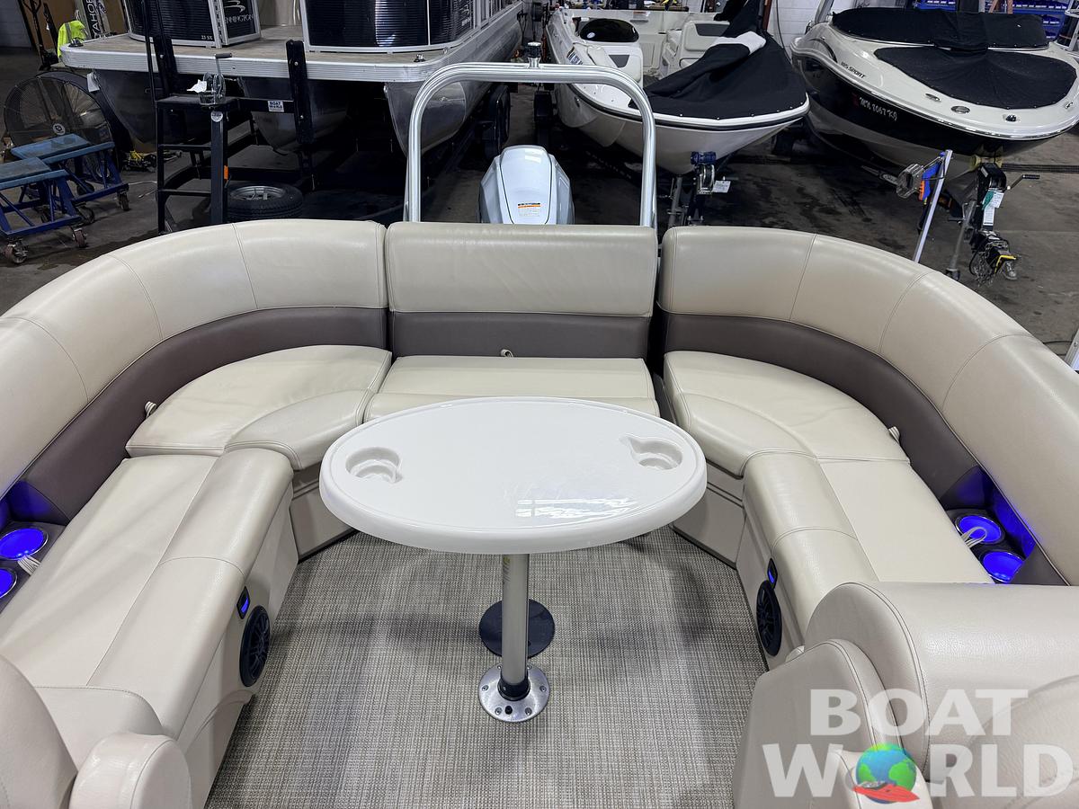 Used 2022 Bentley Pontoons Legacy 200 Navigator Quad Lounge & 100HP Honda 4Stroke -$34,995