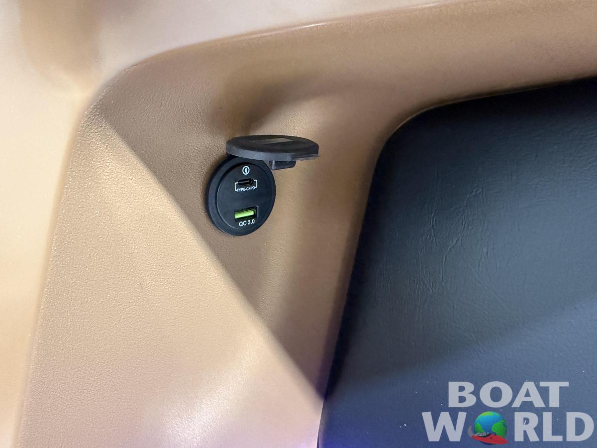 2026 Tahoe Pontoons LTZ 2385 (CRB) Cruise Rear Bench Tritoon 