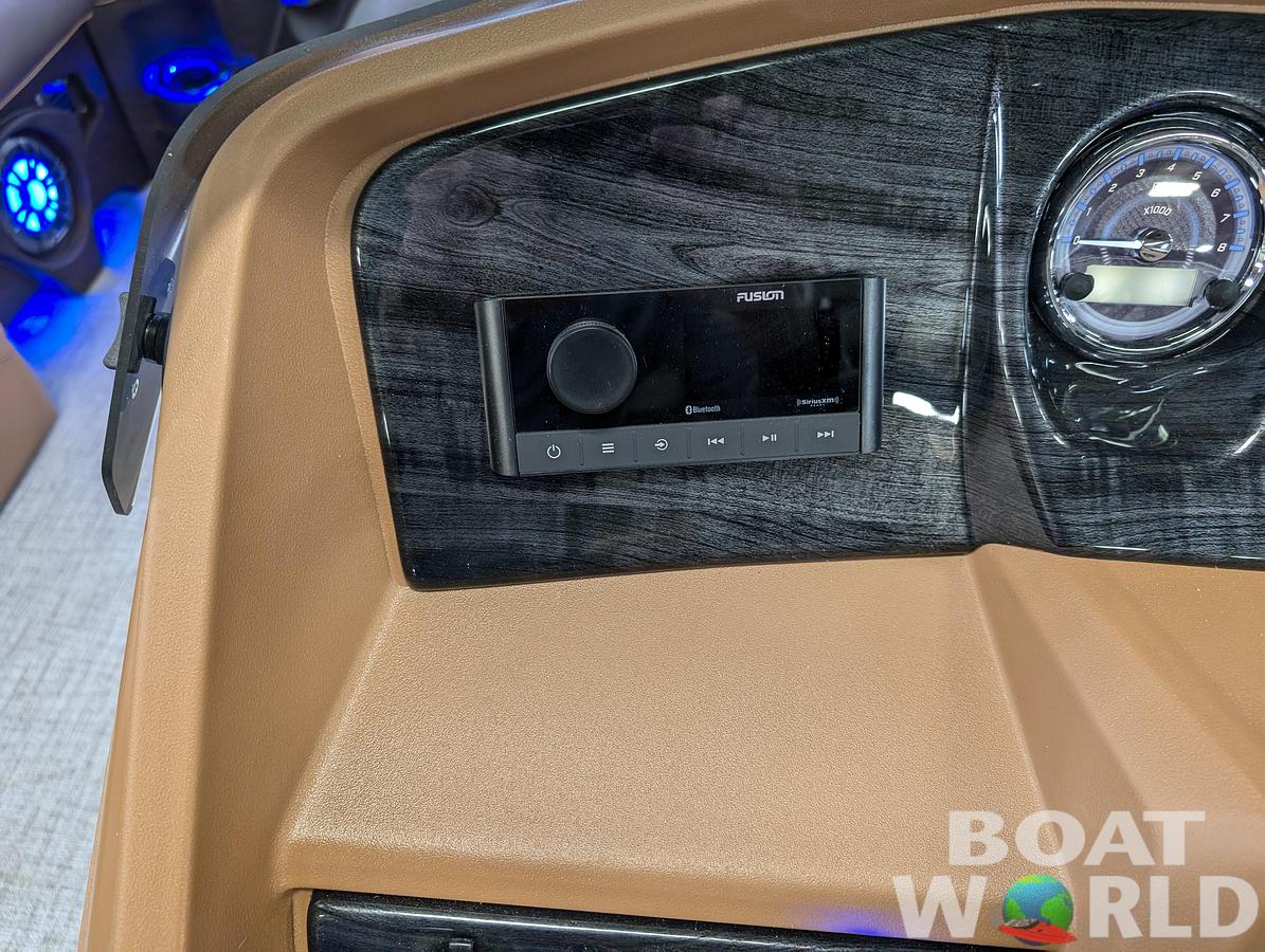 2025 Tahoe Pontoons LTZ 2385 Quad Lounge Shift Flip Tritoon & Honda 4-Stroke EFI