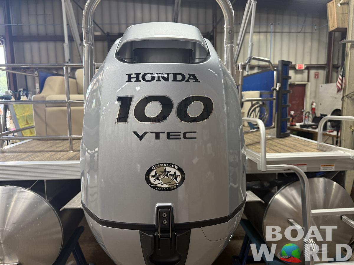 2023 Montego Bay NEW* 8524 Swingback Pontoon & 100HP 4-Stroke EFI