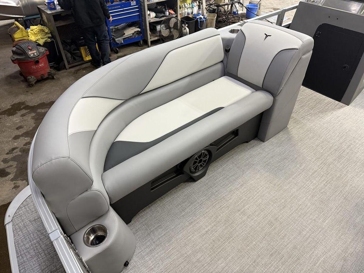 2025 Tahoe Pontoons Sport 2385 Rear Fish & Honda 4-Stroke EFI