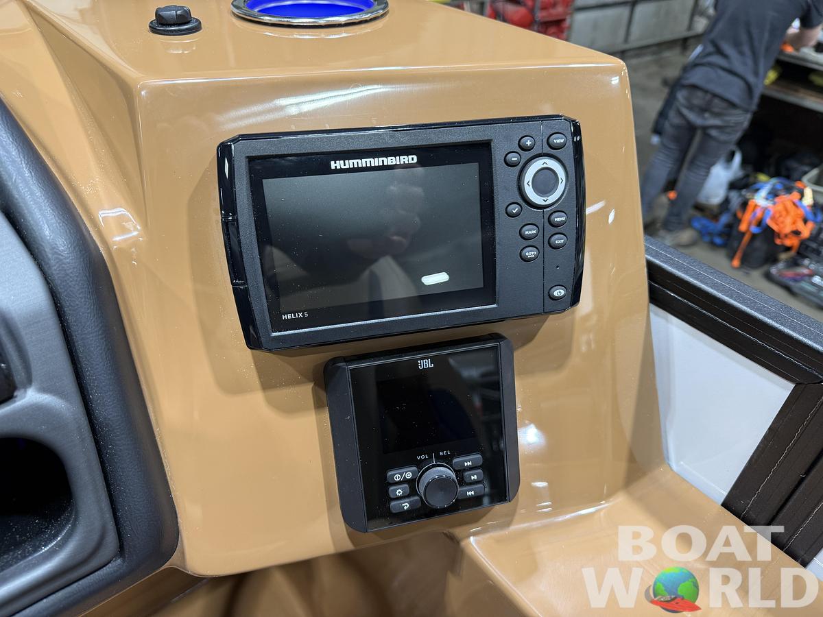 2026 Bentley Pontoons Legacy 223 Swingback Tritoon 