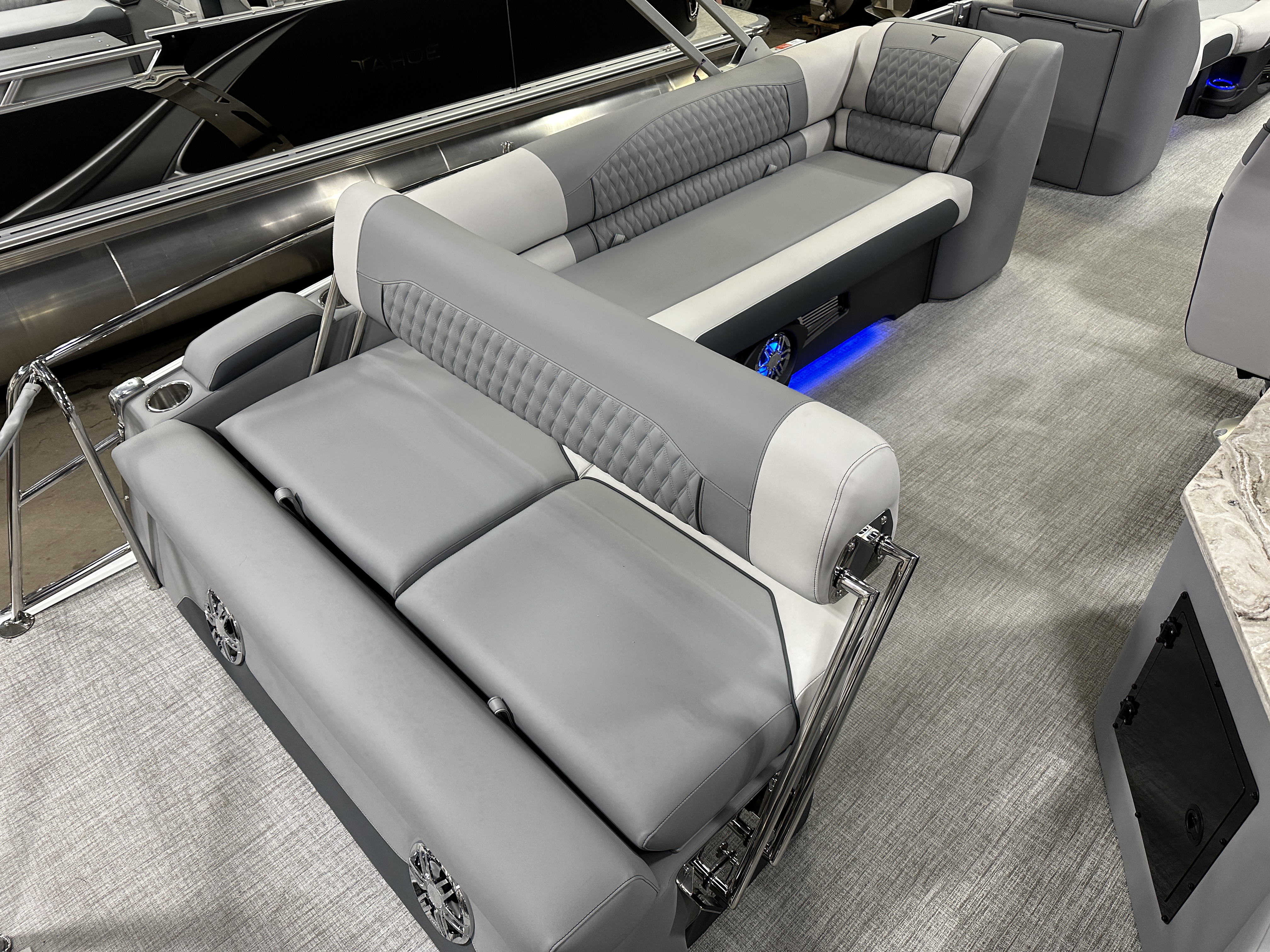 2025 Tahoe Pontoons Cascade 2385 Cruise Rear Bench (CRB) & Honda 4-Stroke EFI