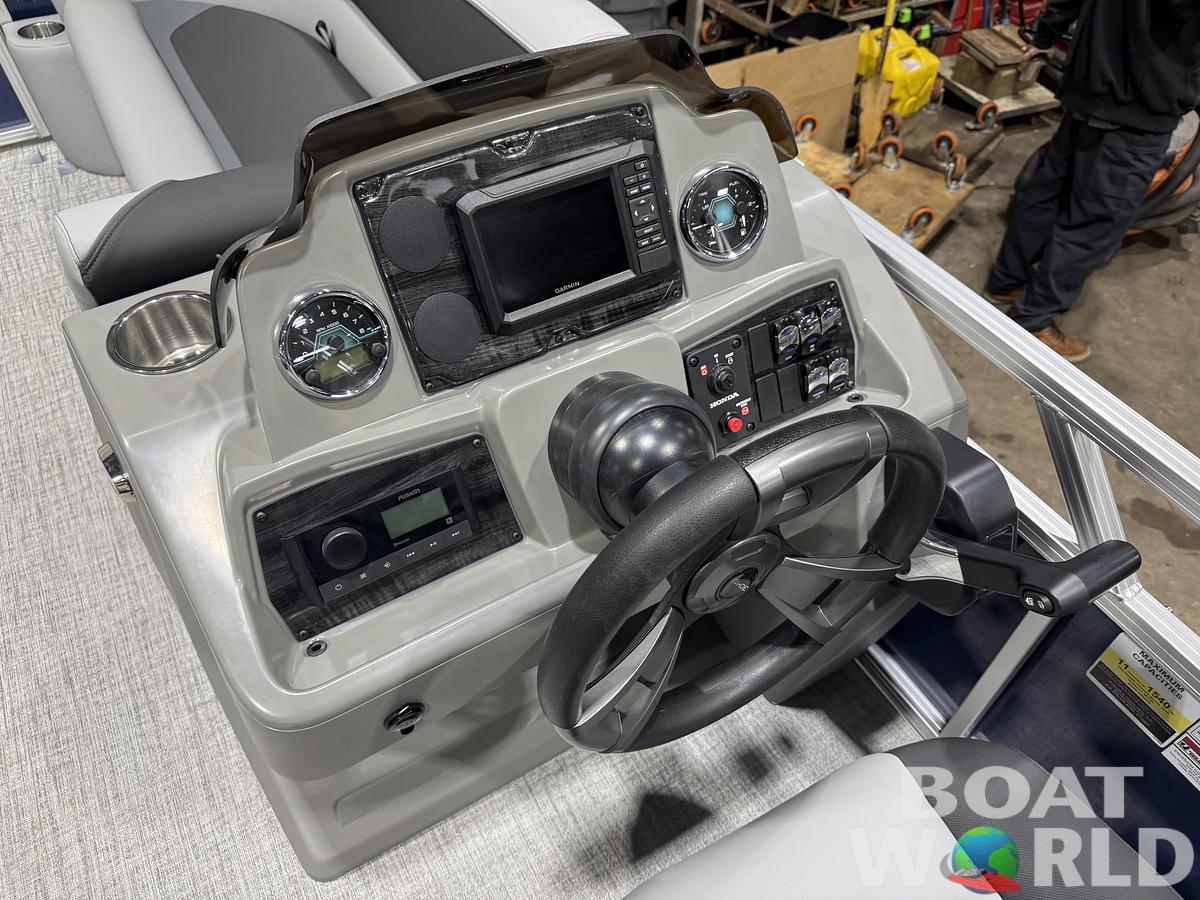 2026 Tahoe Sport VRB 2385 Swingback & 4-Stroke $34995