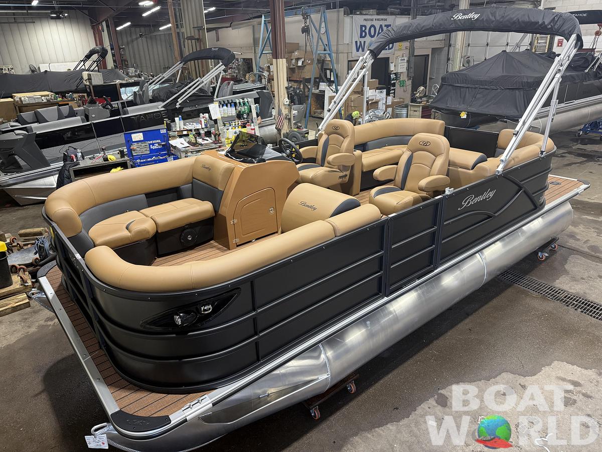 2026 Bentley Legacy 200 Navigator Quad Lounge $34995