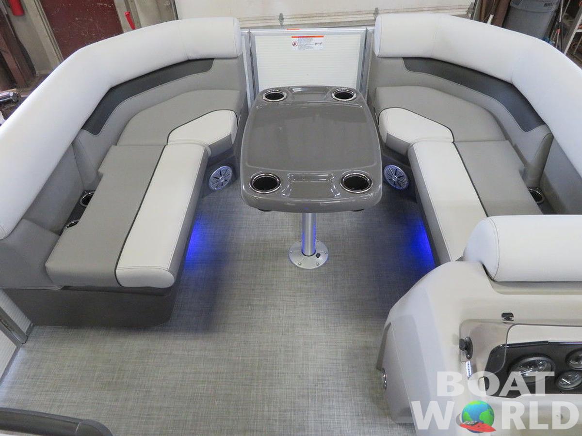 2025 Princecraft Vectra 21 RL Swingback SS Pontoon & Mercury 4-Stroke EFI