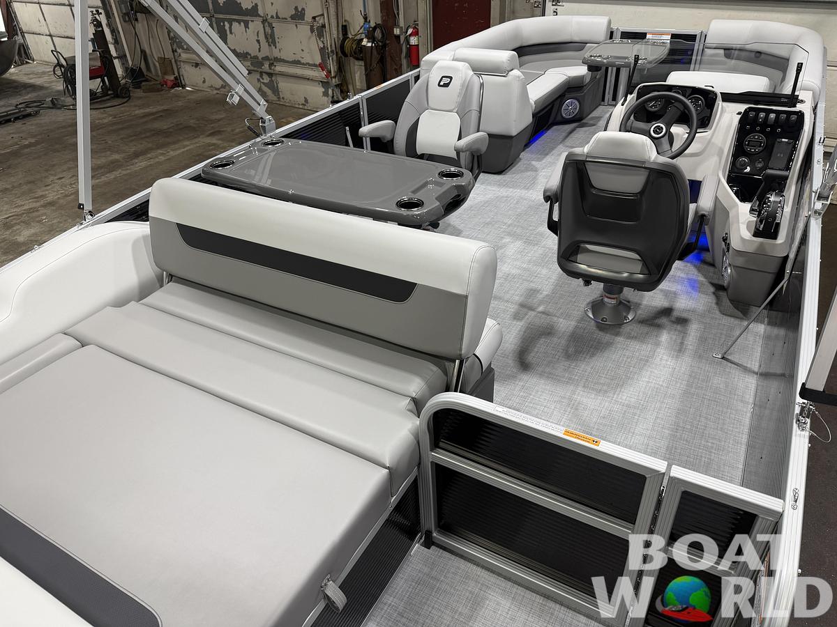 2026 Princecraft Vectra 23 RL SS Swingback Tritoon 