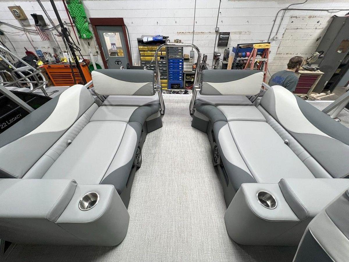 2025 Tahoe Pontoons LTZ 2385 Quad Lounge Shift SS & Honda 4-Stroke EFI