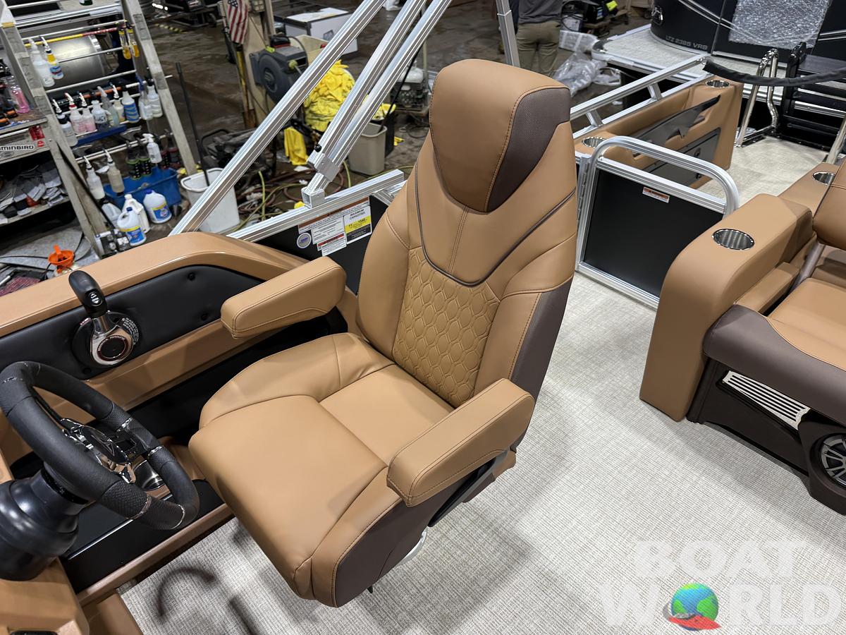 2027 Tahoe LTZ 2385 VRB SE Swingback Pontoon $42995