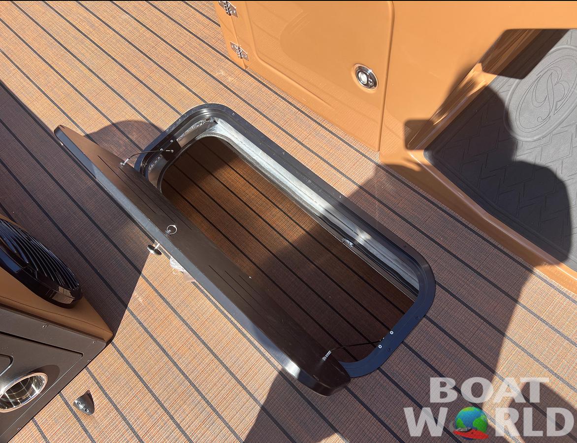 2026 Bentley Pontoons Elite 223 Quad Swingback QSB Tritoon