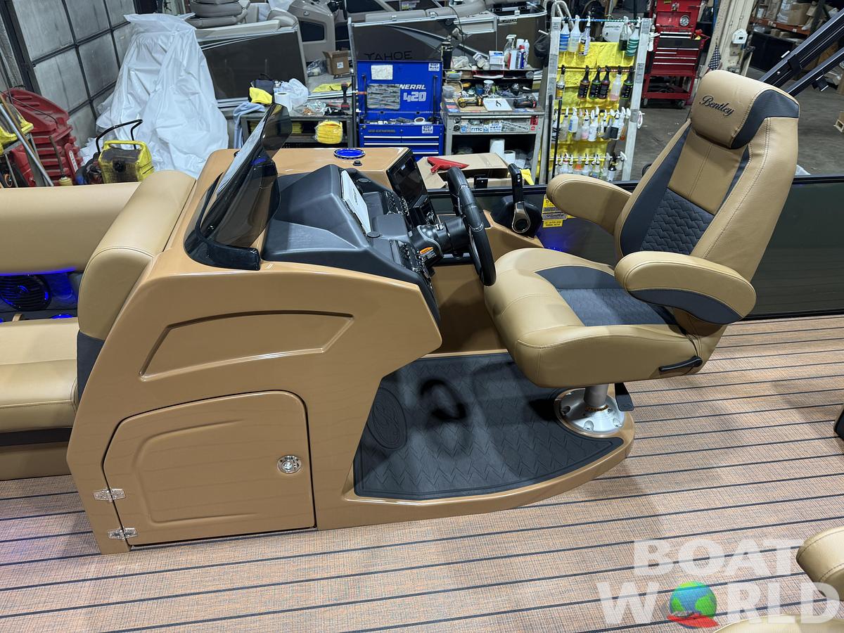 2026 Bentley Pontoons Elite 223 Swingback Tritoon & 200HP 