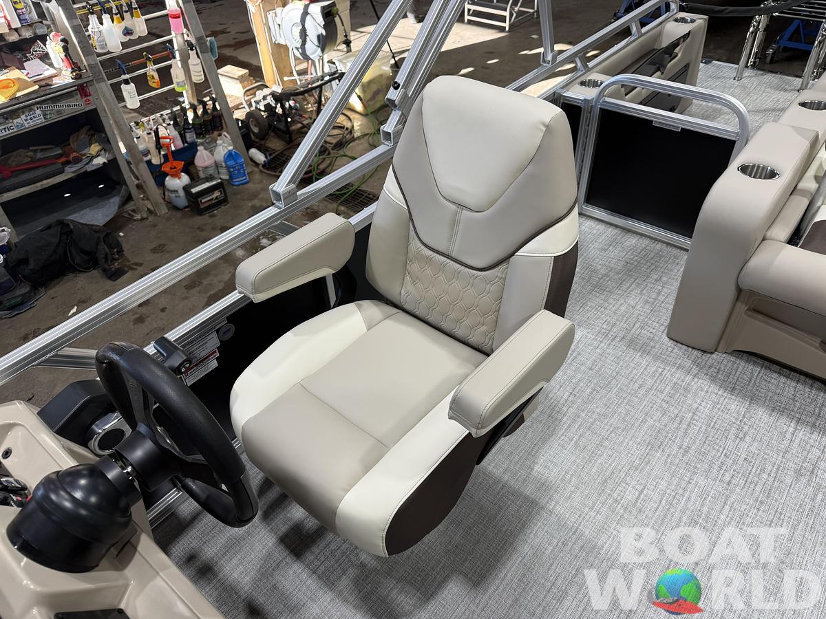 2026 Tahoe Sport VRB 2385 Swingback & 4-Stroke $34995