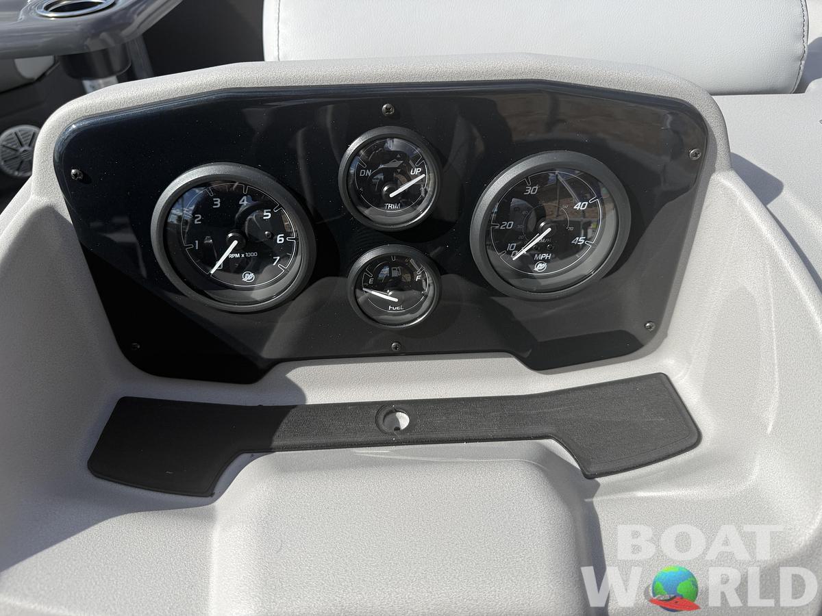 2026 Princecraft Vectra 21 RL Swingback Lounge Pontoon & Mercury 4-Stroke EFI