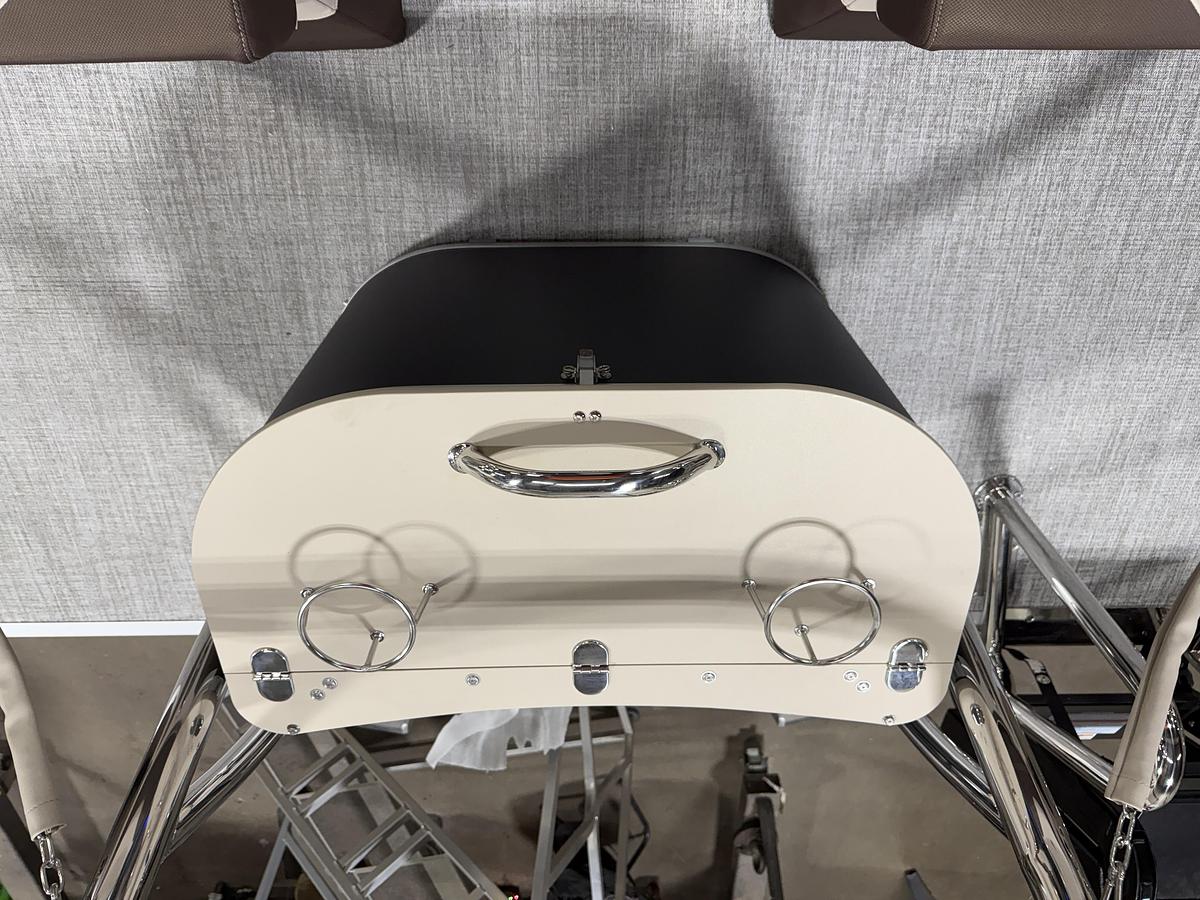 2025 Tahoe Pontoons LTZ 2385 Quad Lounge Shift SS Tritoon & Honda 4-Stroke EFI