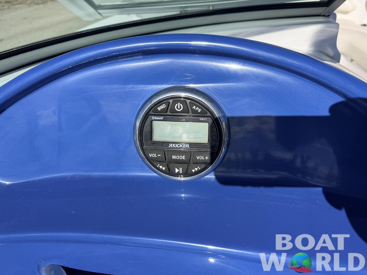 Used 2017 Rinker QX19 Bowrider & 250HP 4.5L V6 Mercruiser -$17,995