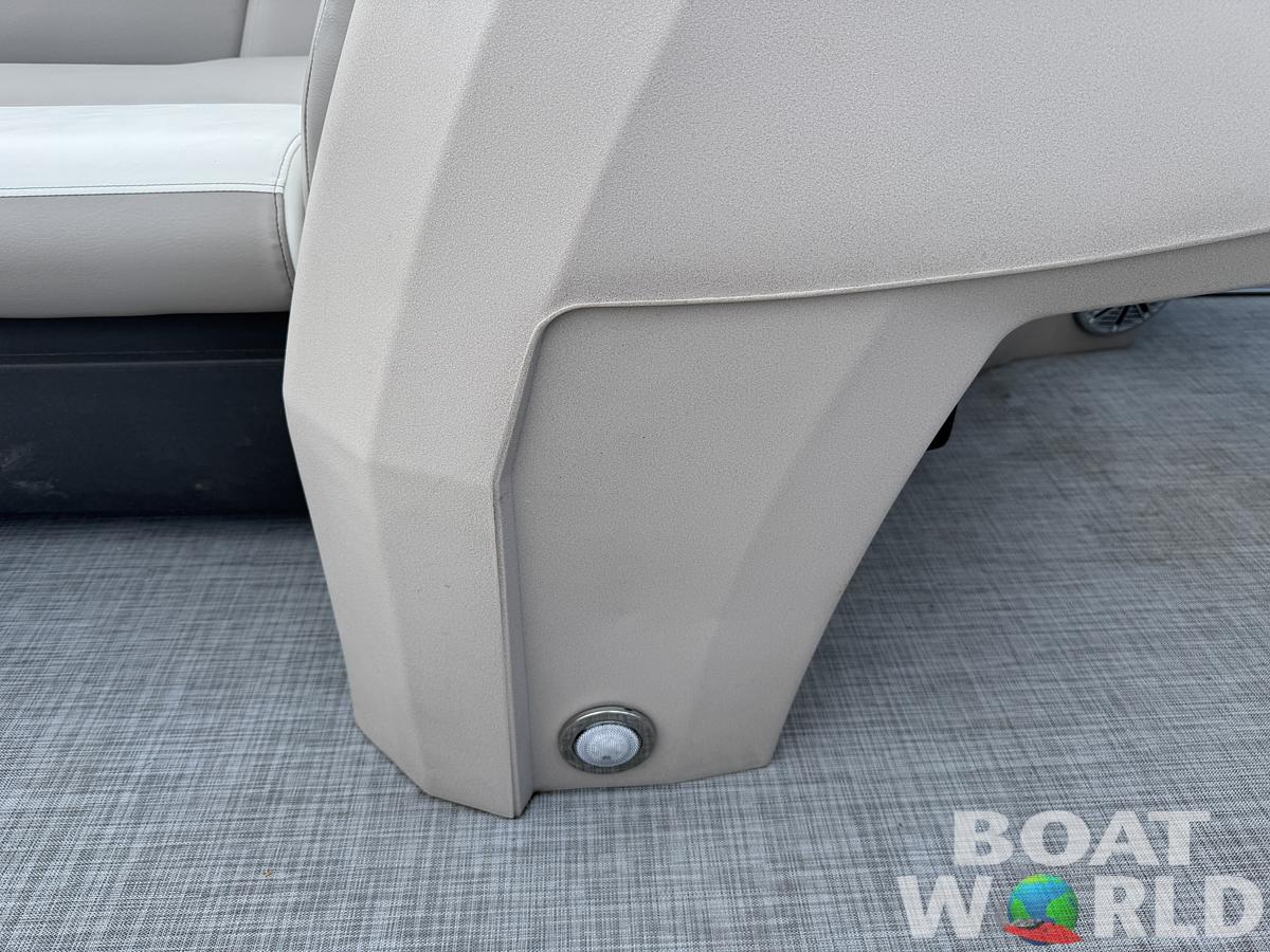 Used 2024 Princecraft Vectra 21 RL Dinette Swingback Pontoon